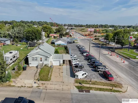 4204 E St, Omaha, NE 68107 photo 4