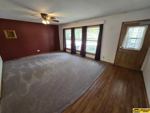 910 N 18th St, Beatrice, NE 68310 photo 3