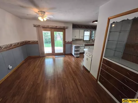 910 N 18th St, Beatrice, NE 68310 photo 4