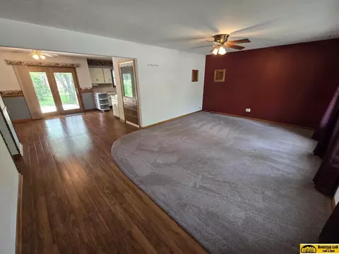 910 N 18th St, Beatrice, NE 68310 photo 2