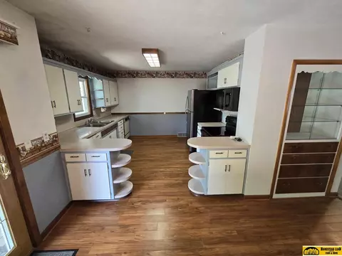 910 N 18th St, Beatrice, NE 68310 photo 5