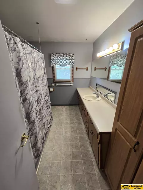 910 N 18th St, Beatrice, NE 68310 photo 8