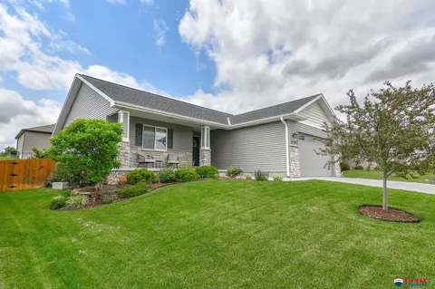 3105 Rawhide Dr, Lincoln, NE 68507