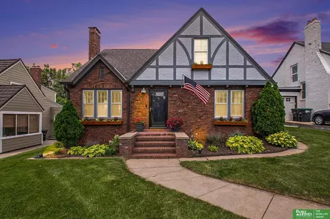 5612 Western Ave, Omaha, NE 68132