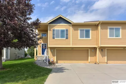 16204 Browne St, Omaha, NE 68116