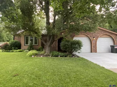 5908 Fieldcrest Way, Lincoln, NE 68512