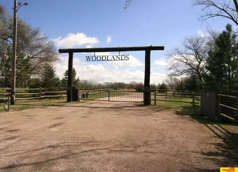 1401 Woodland Cv, Fremont, NE 68025