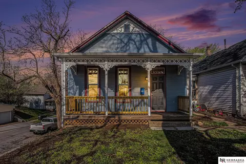 2336 S 10th St, Omaha, NE 68108