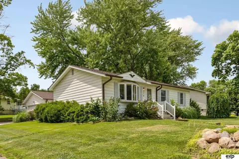 250 S 110 St, Omaha, NE 68154