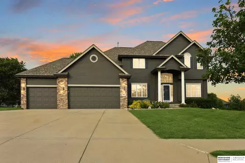 7805 N 161st St, Bennington, NE 68007