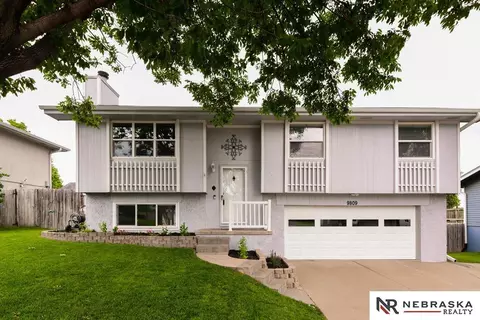 9809 S 10 St, Bellevue, NE 68123