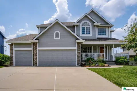 13710 Glengarry Cir, Bellevue, NE 68123
