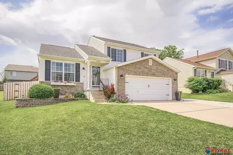 16129 Blackwalnut St, Omaha, NE 68136