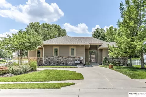 17121 Emiline St, Omaha, NE 68136