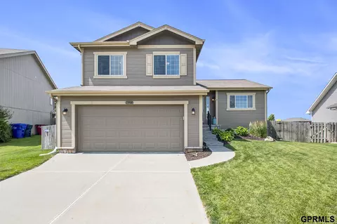 13908 S 47th St, Papillion, NE 68133