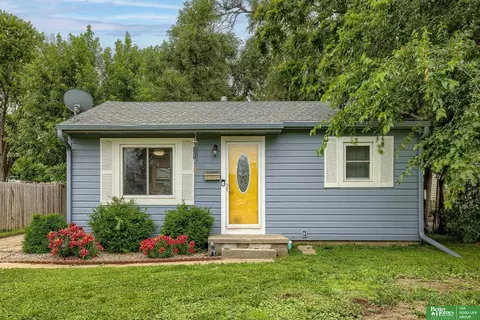 2927 Poplar Dr, Council Bluffs, IA 51501