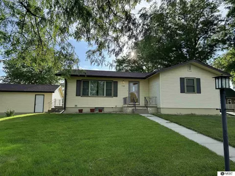 720 S 2nd St, Ceresco, NE 68017