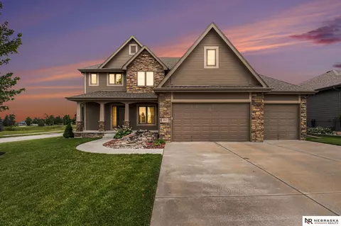 10611 S 190th St, Omaha, NE 68136