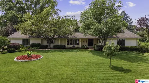 3336 S 101st St, Omaha, NE 68124