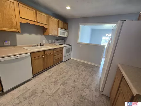 240 S 19th St, Beatrice, NE 68310 photo 7