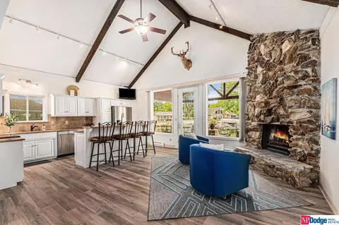 S 43 Poehling Lane, Fremont, NE 68025