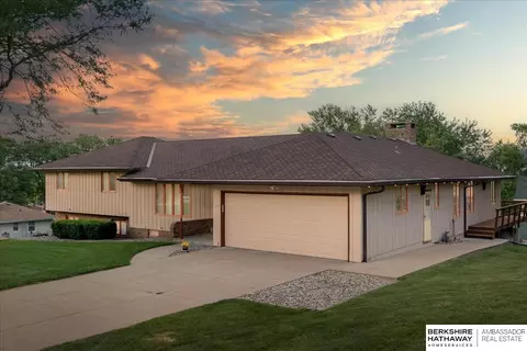 844 S 17th St, Blair, NE 68008