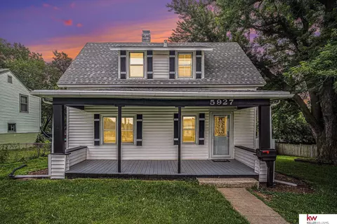 5927 N 36th St, Omaha, NE 68111