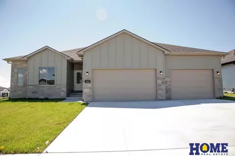 835 N 106th St, Lincoln, NE 68527