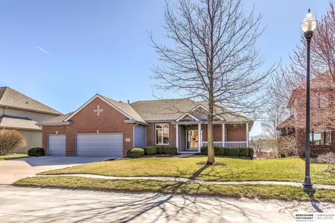 18669 Van Camp Dr, Omaha, NE 68130