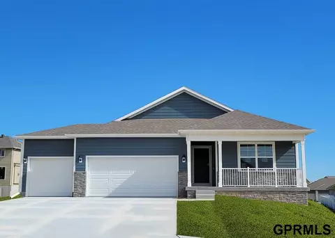 9212 S 65th St, Papillion, NE 68157