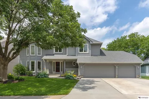 824 N 164th St, Omaha, NE 68118