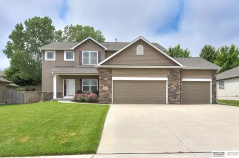 17217 Emiline St, Omaha, NE 68136