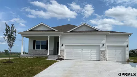 6201 Clear Creek St, Omaha, NE 68157