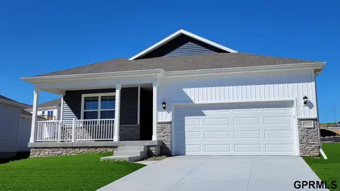 5510 N 186th Ave, Elkhorn, NE 68022