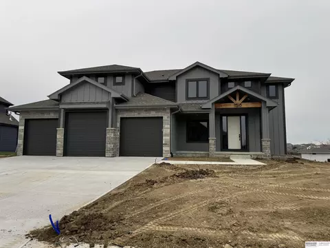 11518 S 117th Ave, Papillion, NE 68046