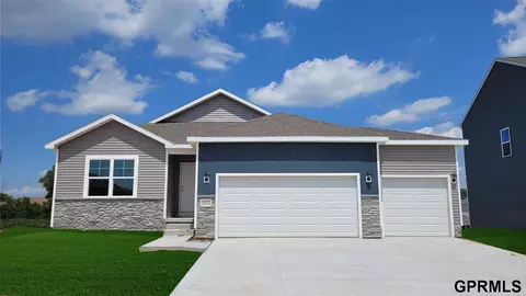 5513 N 187 St, Elkhorn, NE 68022