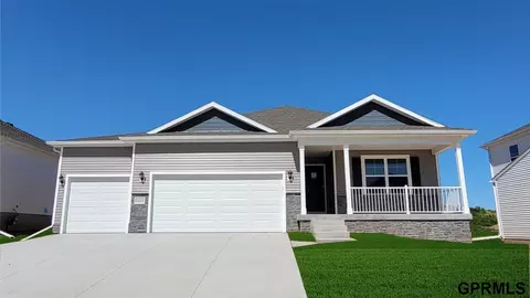 5410 N 187th St, Elkhorn, NE 68022