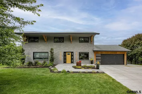 500 Shorewood Ln, Waterloo, NE 68069