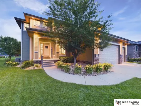 4307 N 208th St, Elkhorn, NE 68022