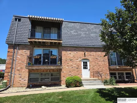 12731 Woodcrest Plz #3-320, Omaha, NE 68137