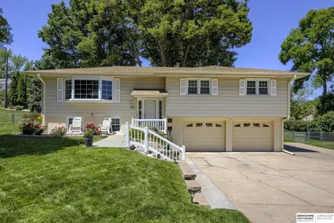 3378 S 115th St, Omaha, NE 68144