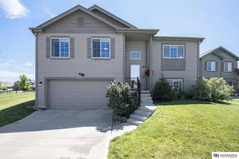 13713 S 43rd Ave, Bellevue, NE 68123
