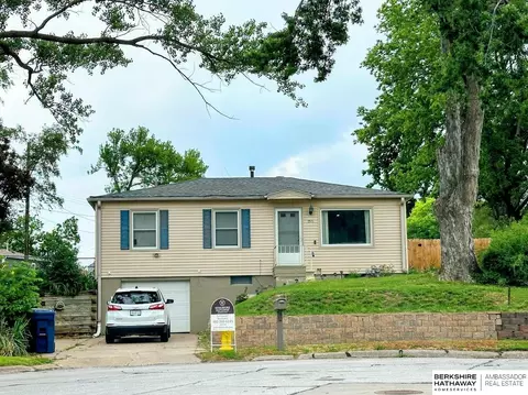 7511 Ira Cir, Bellevue, NE 68147