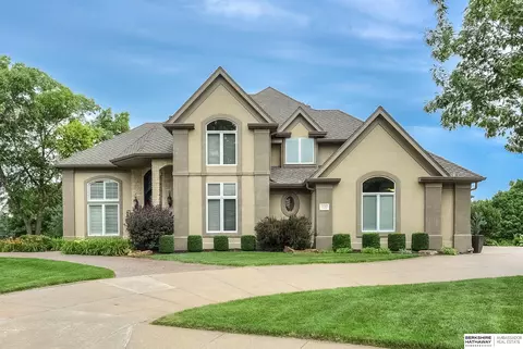 1132 185th Cir, Omaha, NE 68130