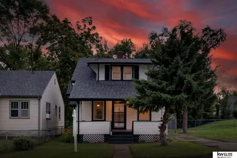 4415 Pratt St, Omaha, NE 68111