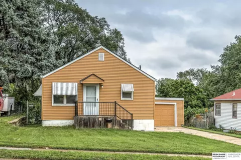 6012 Ruggles St, Omaha, NE 68104