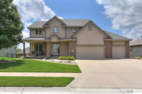 19001 Margo St, Omaha, NE 68136