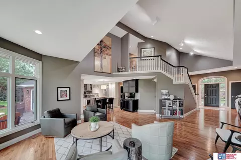 9440 Firethorn Ln, Lincoln, NE 68520
