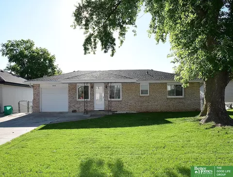 445 N Molley St, Bennington, NE 68007