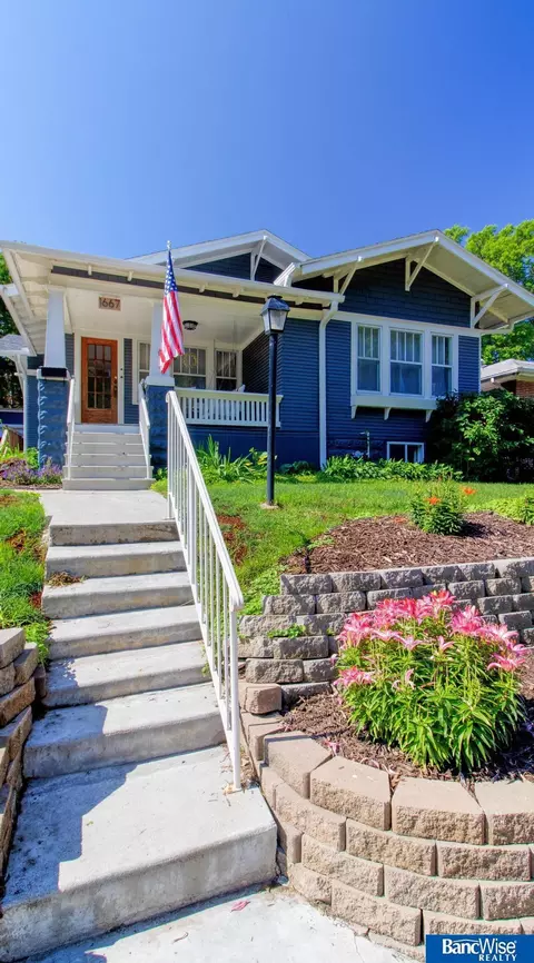 1667 Smith St, Lincoln, NE 68502